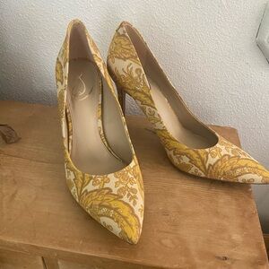 Sam Edelman hazel yellow paisley print pumps